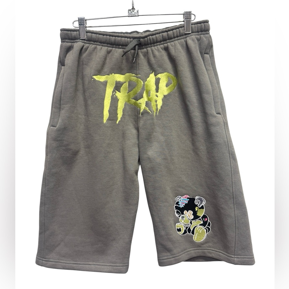 Trap Men’s Graphic Gray Shorts Medium